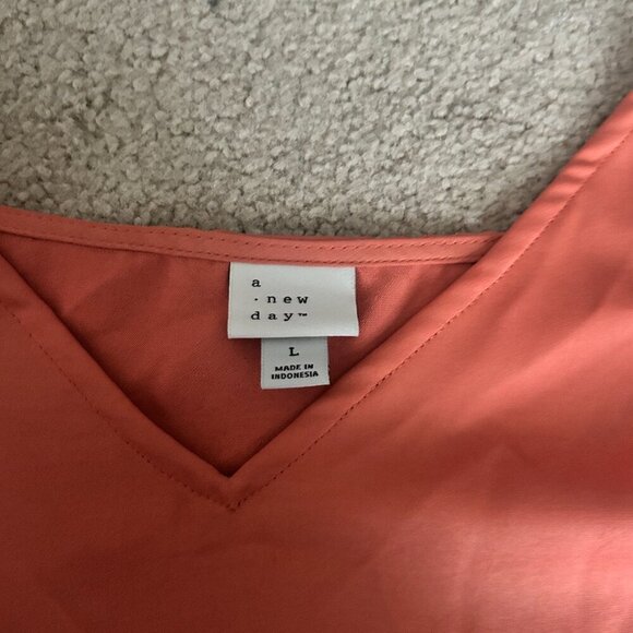 adjustable strap tank blouse - Picture 2 of 4